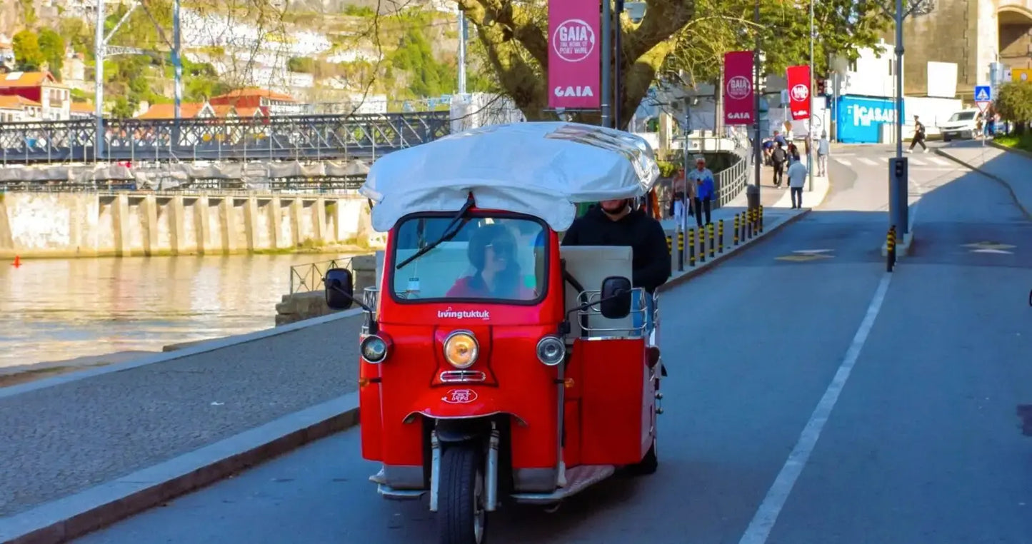 Porto Tuk Tuk & 6 Bridges Cruise by HenStagPortugal