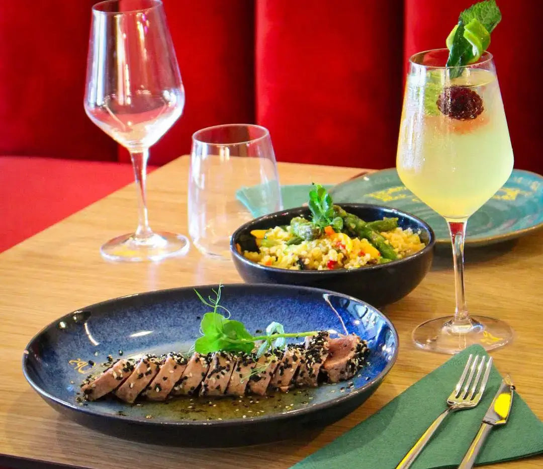 Wine, Winery and Tapas Tour & Tuk Tuk Old Town & Feast by the Sea HenStagPortugal