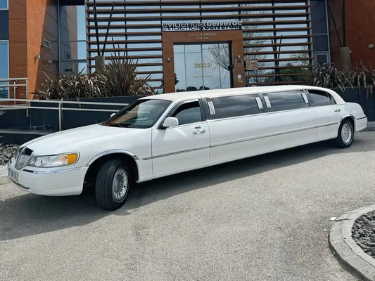 Lincoln Town Car Limousine by HenStagPortugal