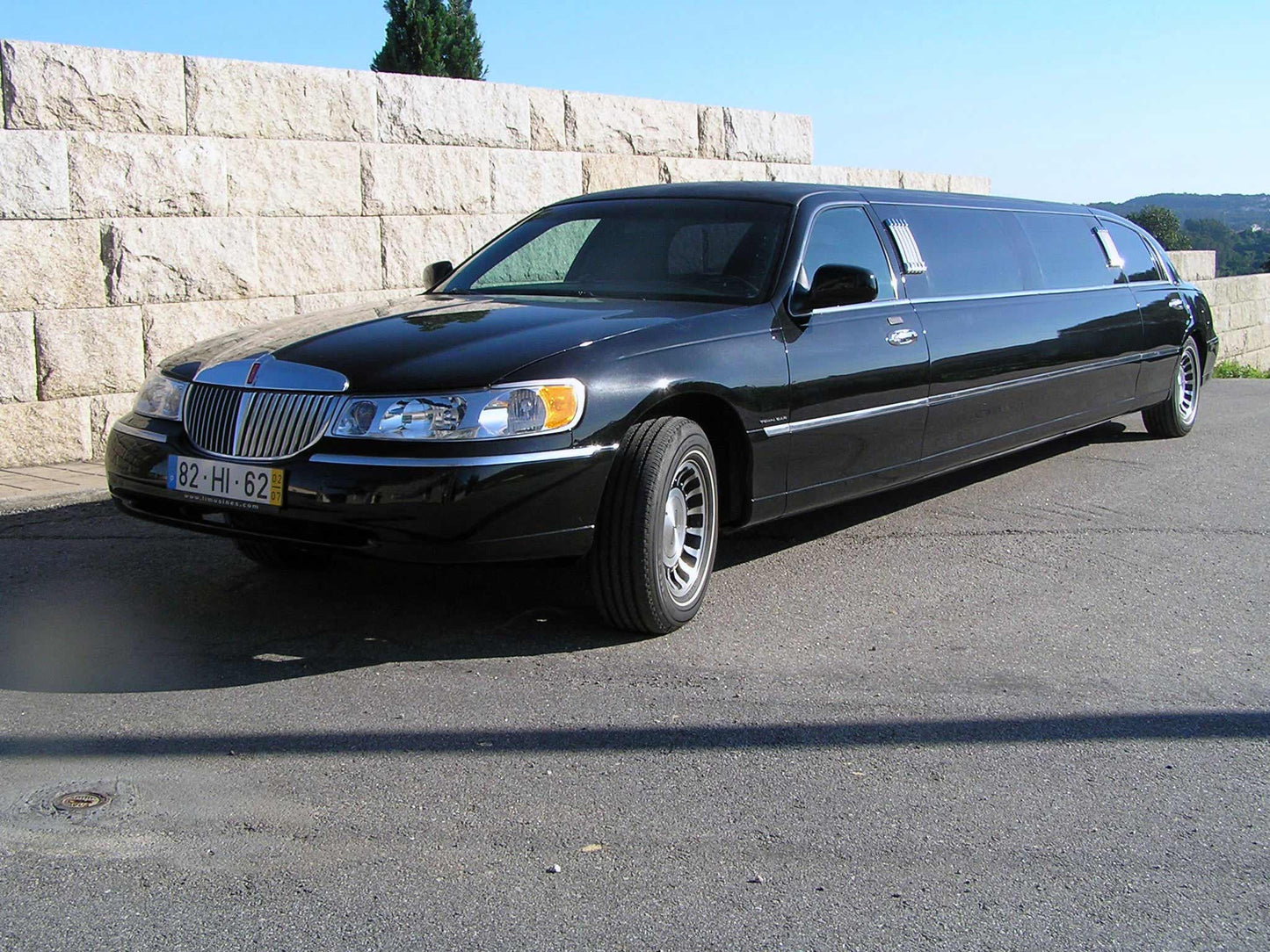 Limousine - Lincoln Town Car HenStagPortugal