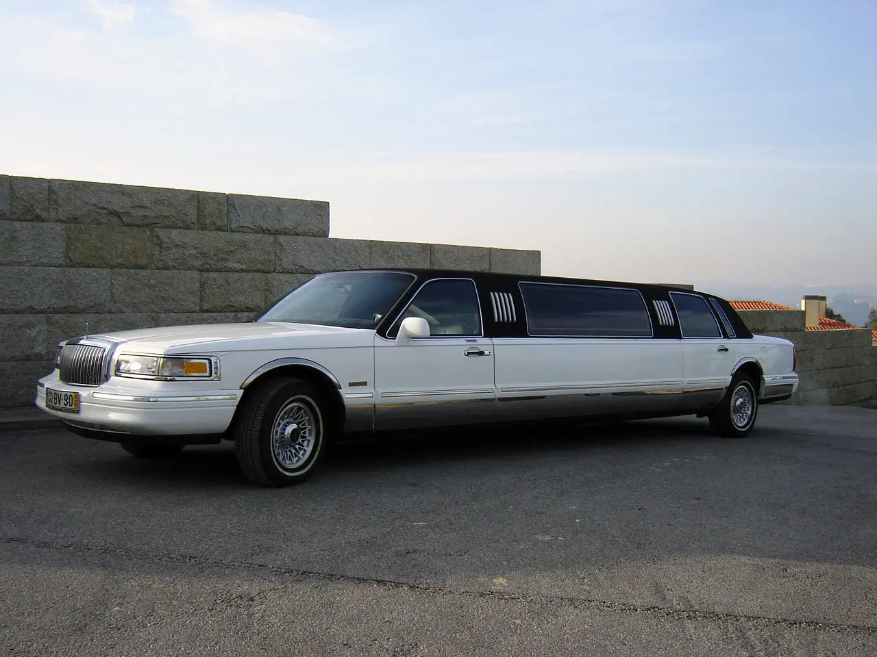 Limousine - Lincoln Town Car HenStagPortugal