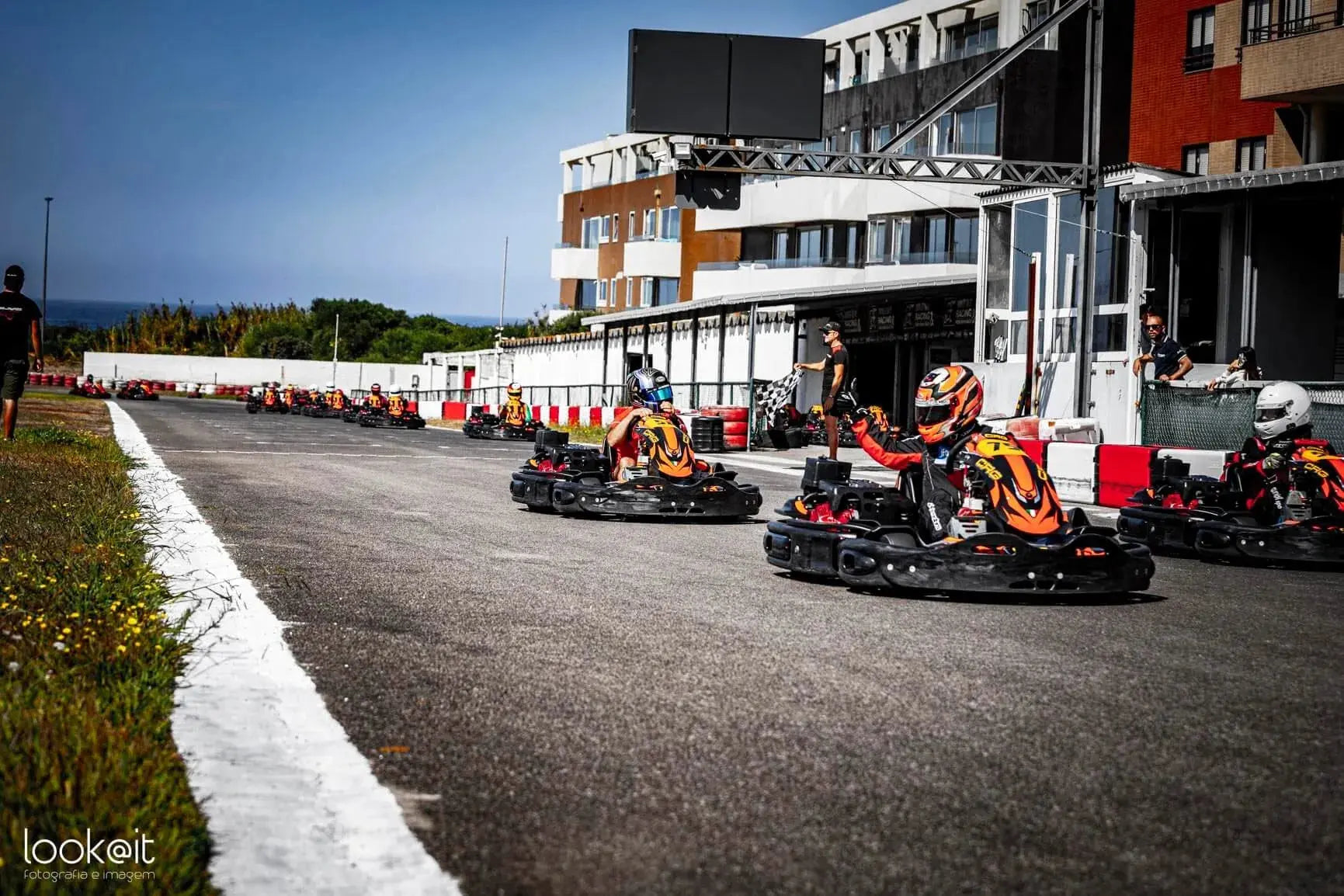 Go-Karting, Boat Party, and Pub Crawl with Open Bar – HenStagPortugal