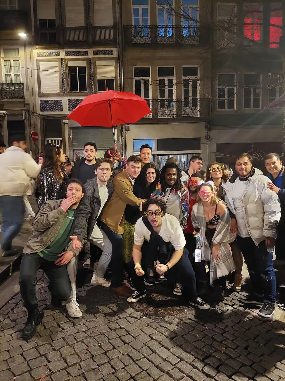 Tapas and Vinho Verde Experience & Pub Crawl HenStagPortugal