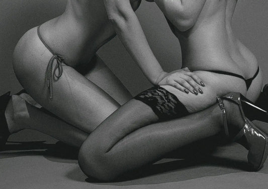 Lesbian Striptease Show at HenStagPortugal