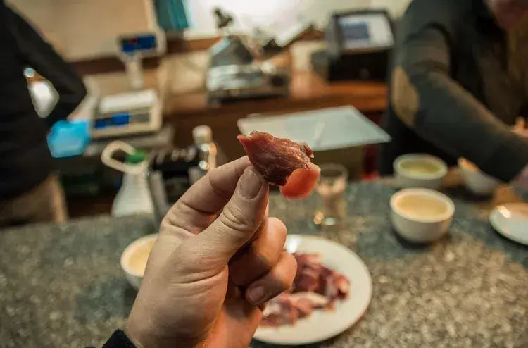 Tapas and Vinho Verde Experience & Pub Crawl HenStagPortugal