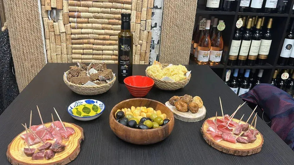 Tapas and Vinho Verde Experience & Pub Crawl HenStagPortugal