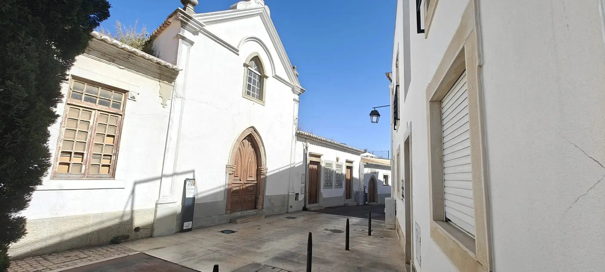 Wine, Winery and Tapas Tour & Tuk Tuk Old Town & Feast by the Sea HenStagPortugal