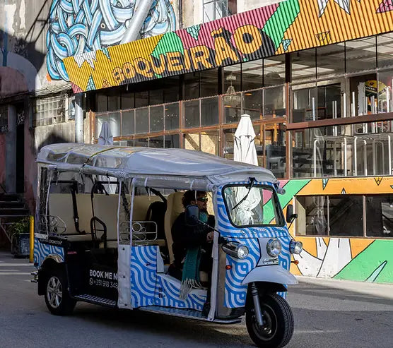 Tuk Tuk - Old City Premium Tour HenStagPortugal