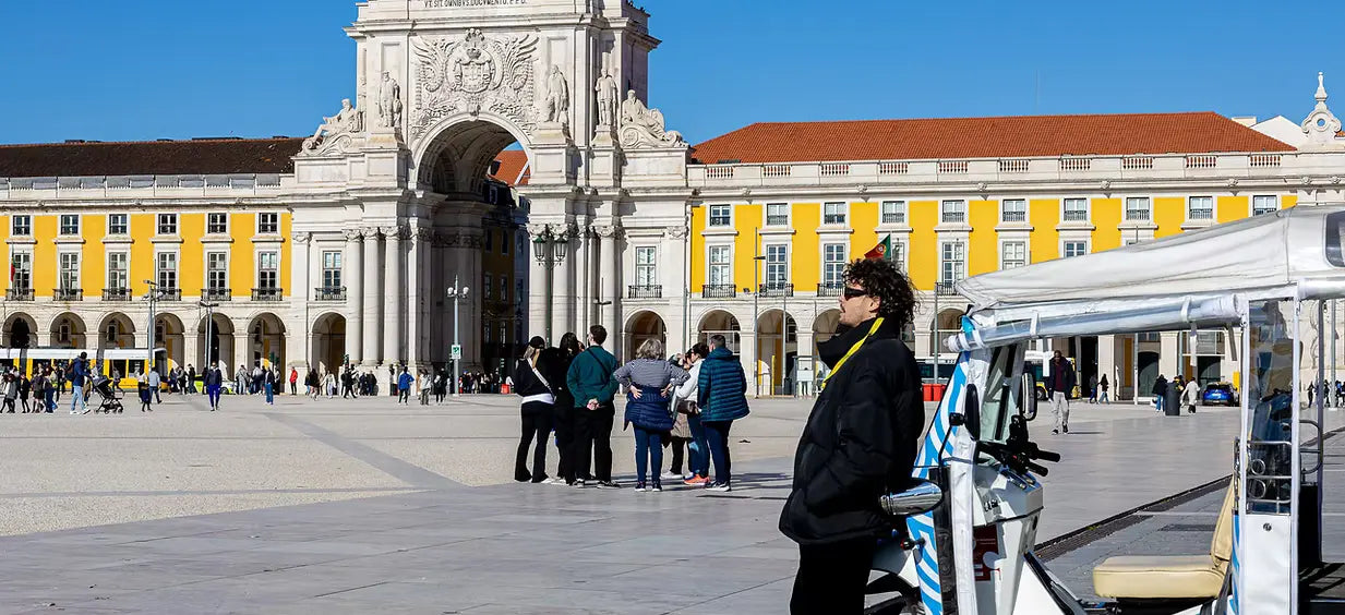 Tuk Tuk - Old City Premium Tour HenStagPortugal
