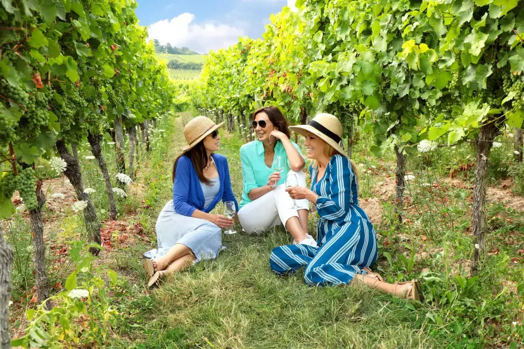 Wine, Winery and Tapas Tour & Tuk Tuk Old Town & Feast by the Sea HenStagPortugal