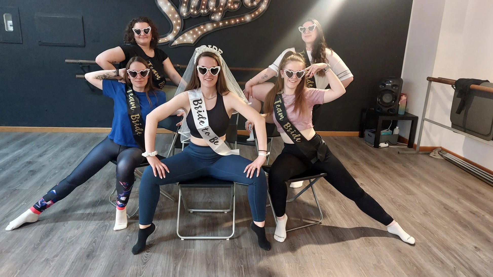 VIP Boozy Brunch & DIY Makeup Workshop & Sing ‘n’ Supper Open Bar HenStagPortugal